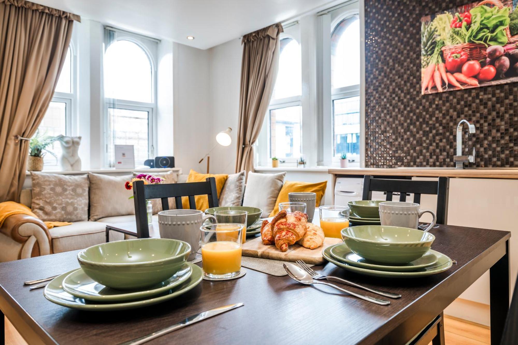 Cavern Quarters, Beautiful Two Bedroom City Centre Apartment By Garudy Serviced Apartments And Short Lets - Perfect For Longer Stays Liverpool Exterior foto