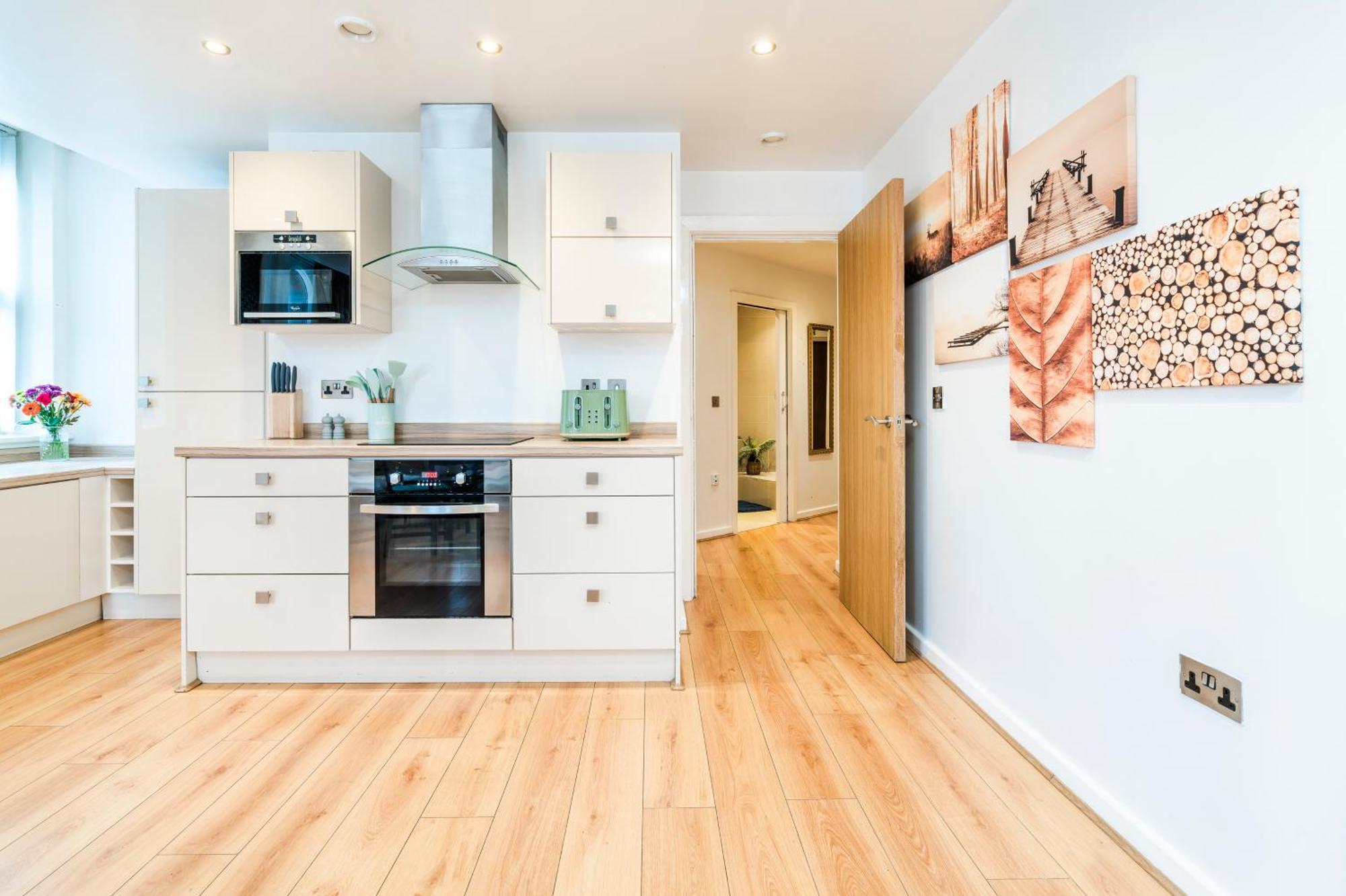 Cavern Quarters, Beautiful Two Bedroom City Centre Apartment By Garudy Serviced Apartments And Short Lets - Perfect For Longer Stays Liverpool Exterior foto