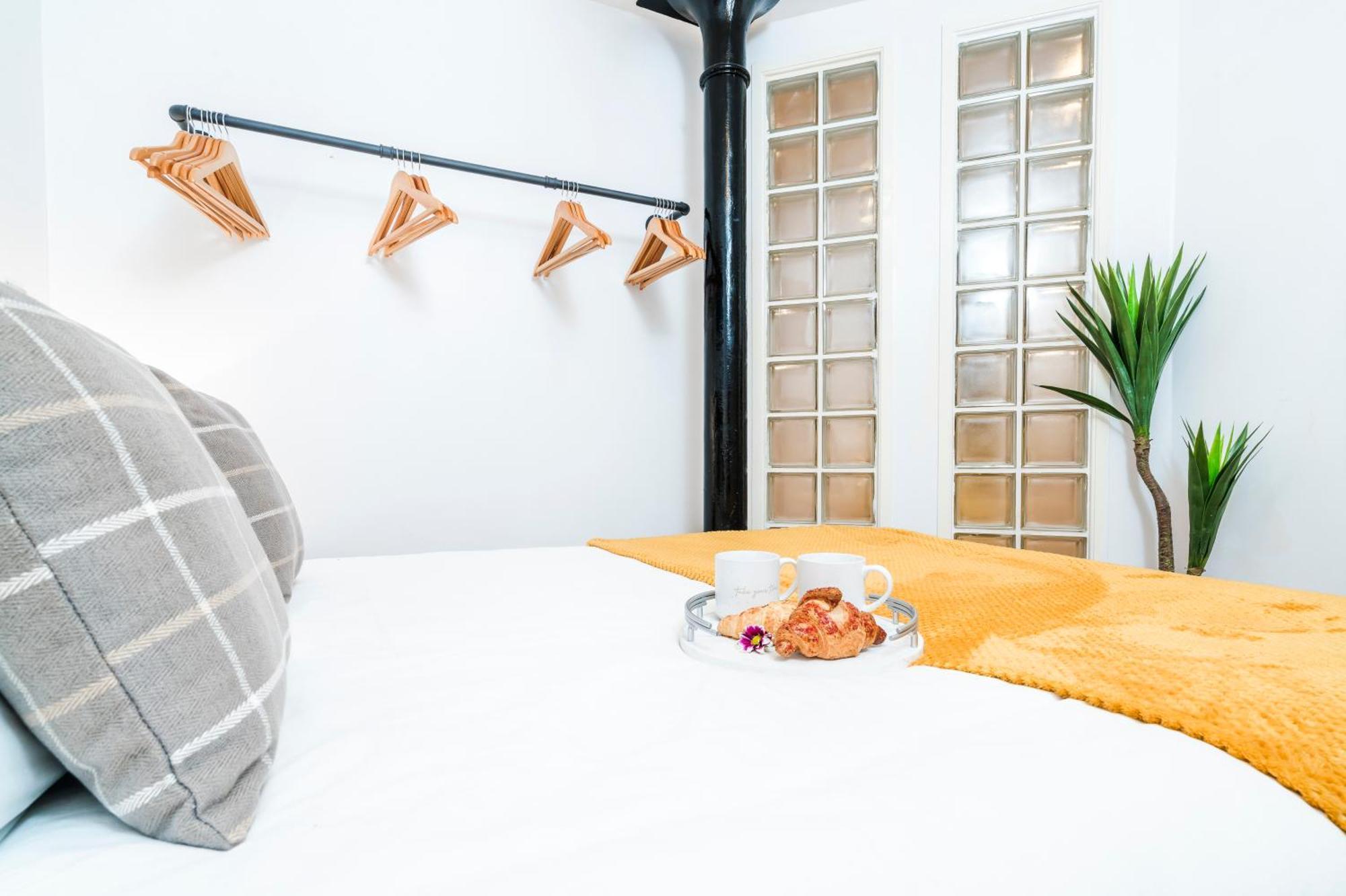 Cavern Quarters, Beautiful Two Bedroom City Centre Apartment By Garudy Serviced Apartments And Short Lets - Perfect For Longer Stays Liverpool Exterior foto